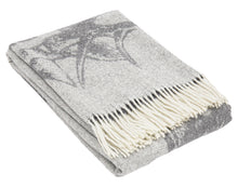 Load image into Gallery viewer, Heimdall norway blanket – moose - 100% pure new wool - Light Grey
